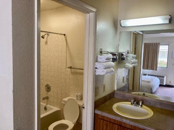 Premier Inns Concord image 6